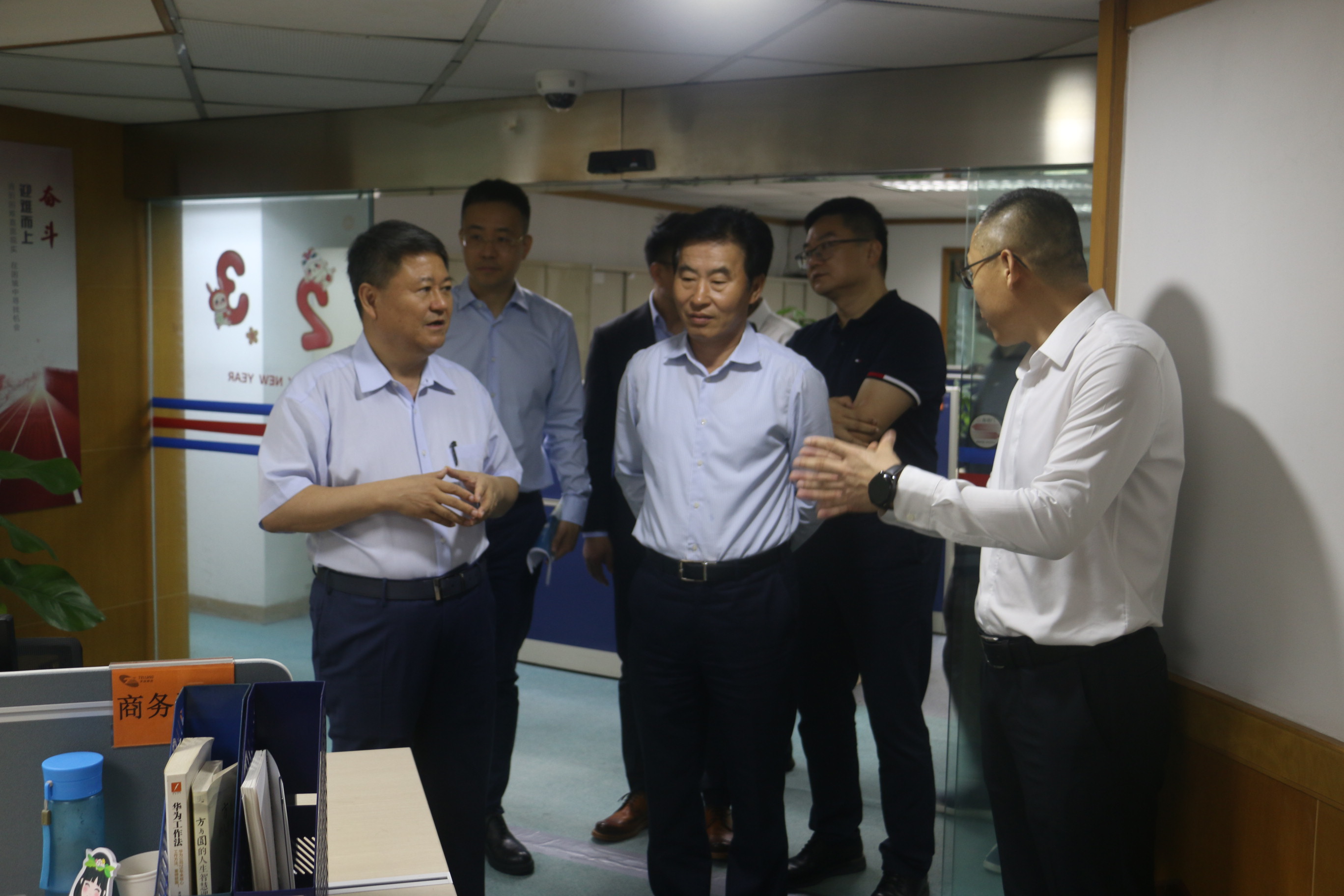 深圳市国资委党委委员、二级巡视员娄和儒一行来访金百利真人游戏国际控股-新闻中心